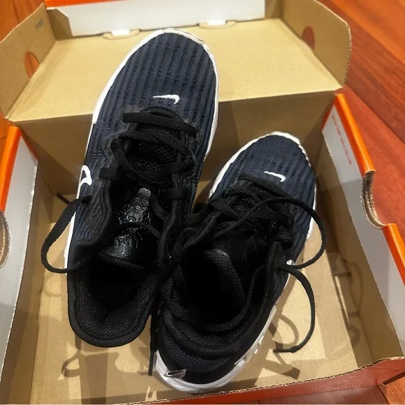 Nike Kids Black and White Striped Sneakers - Picture 4 of 6